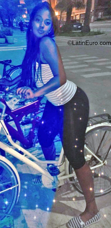 Date this sultry Dominican Republic girl ANA from Boca Chica DO47739