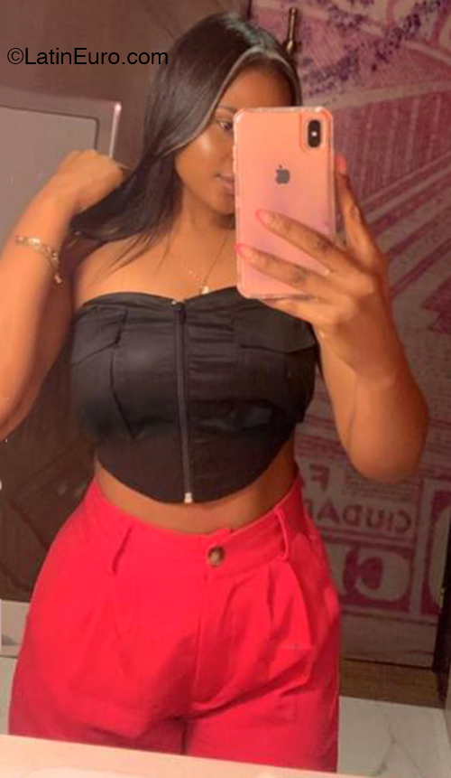 Date this voluptuous Dominican Republic girl Emelys from Santo Domingo Norte DO50827