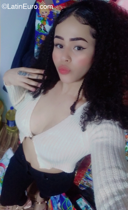Date this voluptuous Peru girl Mary from Lima PE2075