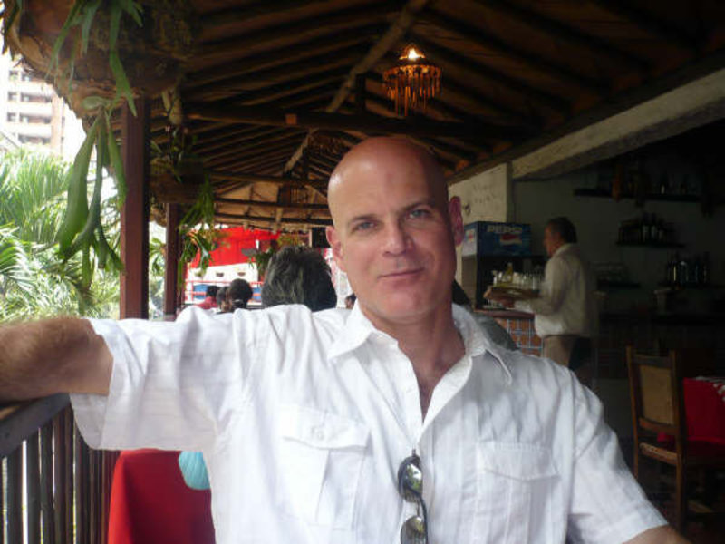 Date this happy United States man Glenn from Gr ape vine US24048