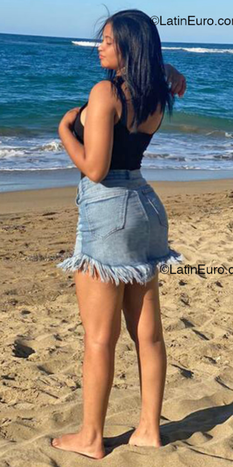Date this beautiful Dominican Republic girl Areysi from Nagua DO52842