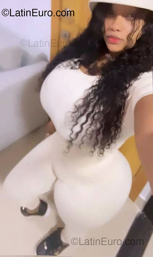 Date this exotic Dominican Republic girl Lirs from Santo Domingo DO53250