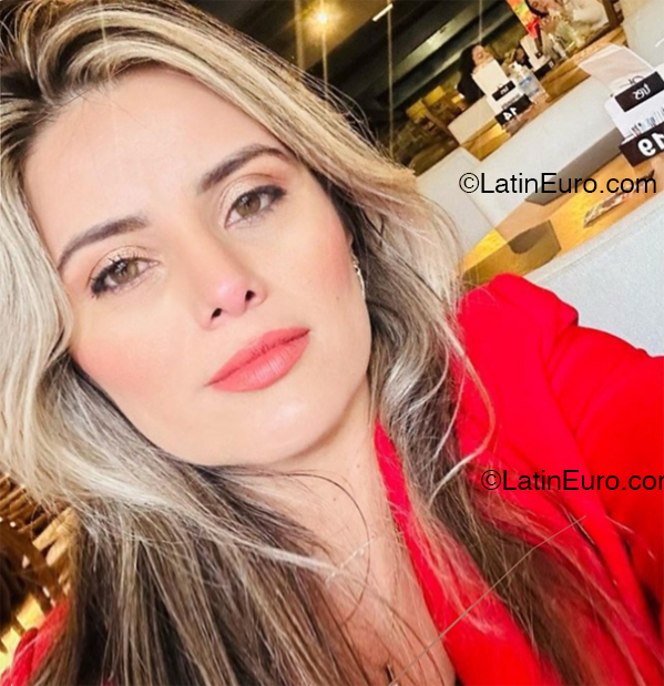Date this cute Brazil girl Monique from Itanhaem BR12317