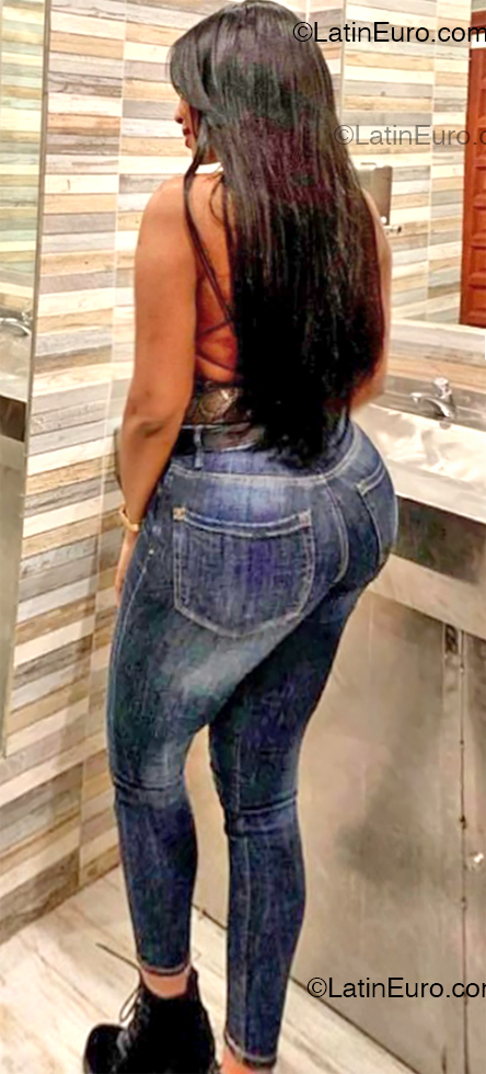 Date this hard body Spain girl Vicky from Galicia ES871