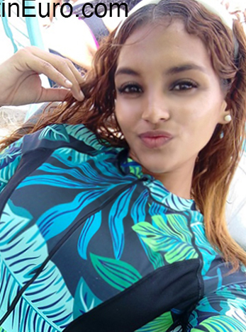 Date this athletic Venezuela girl LaMorena from Caracas VE5117