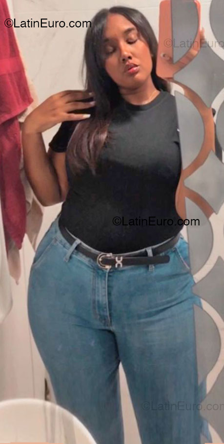 Date this young Dominican Republic girl Coral from Santiago DO54465