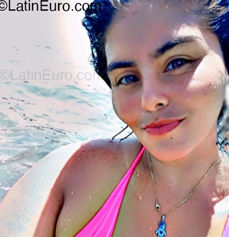 Date this georgeous Venezuela girl Maria from Caracas VE5207
