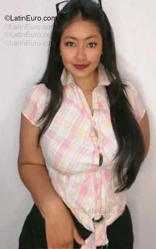 Date this pretty Ecuador girl Jee Pam from Quito EC1106