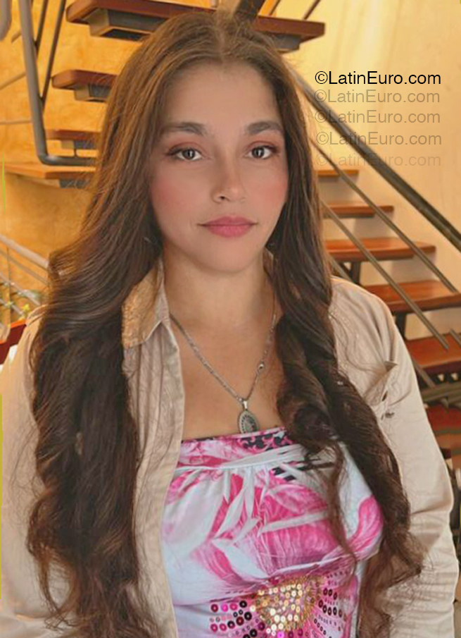 Date this stunning Colombia girl Berenice from Bogota CO33336