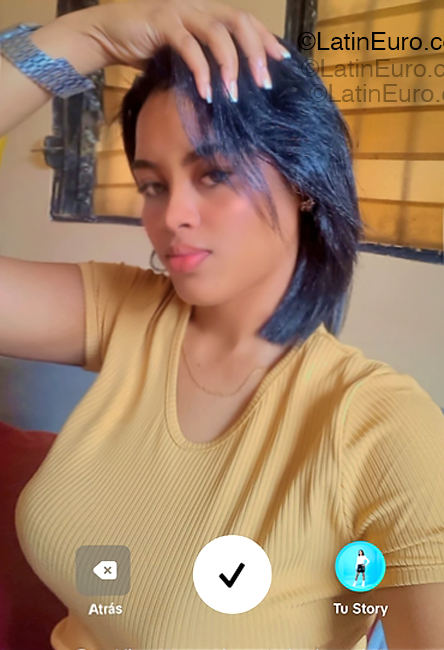 Date this fun Dominican Republic girl Carolina from Santo Domgino DO55088