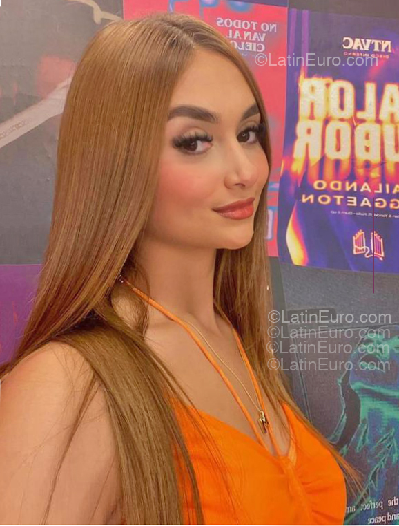 Date this tall Venezuela girl Maria from Maracaibo VE5306
