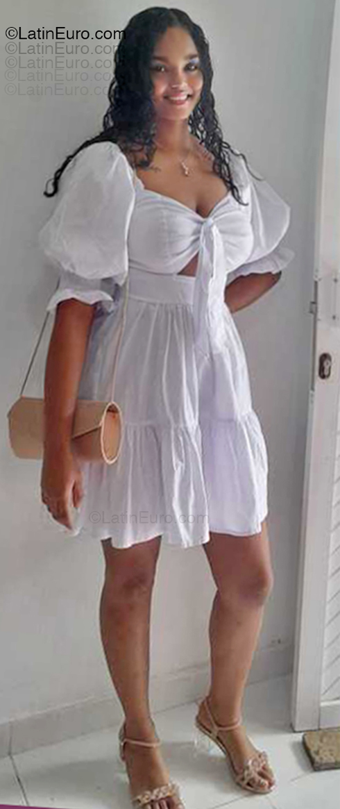 Date this fun Colombia girl Rosy from Cartagena CO33356