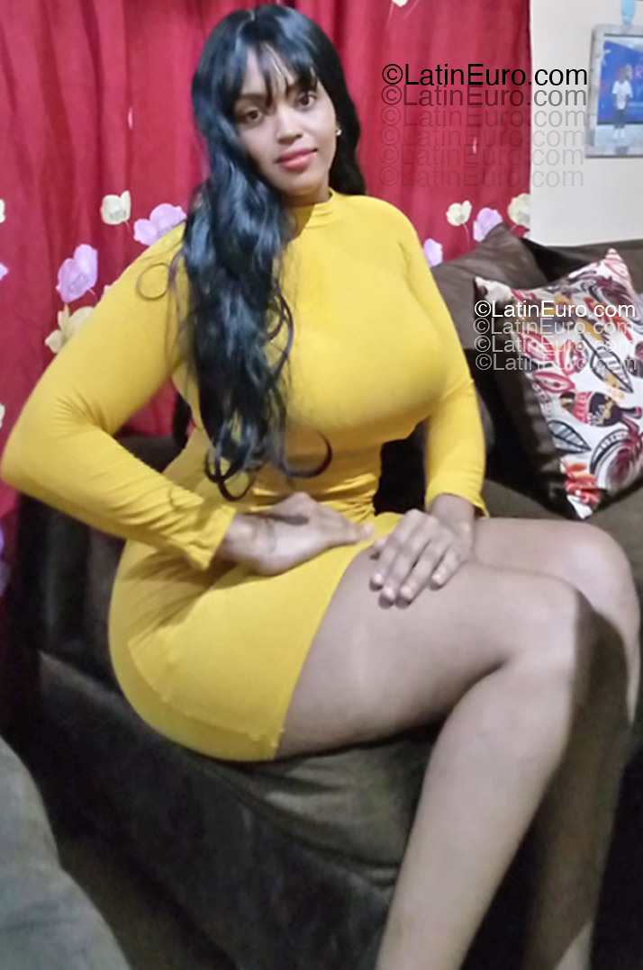 Date this young Dominican Republic girl Annita from Santo Domingo DO55158