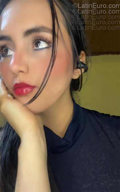 Date this young Colombia girl Liliana from Bogota CO33371