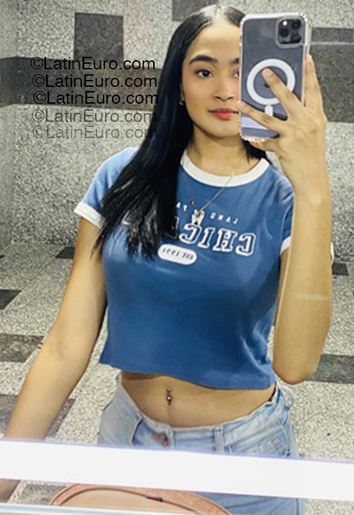 Date this funny Peru girl Mariagni from Lima PE2148