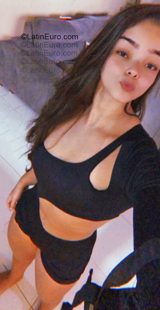 Date this exotic Brazil girl Yasmin from Salvador BR12375