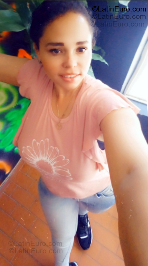 Date this passionate Colombia girl Ingrid from Bucaramanga CO33429