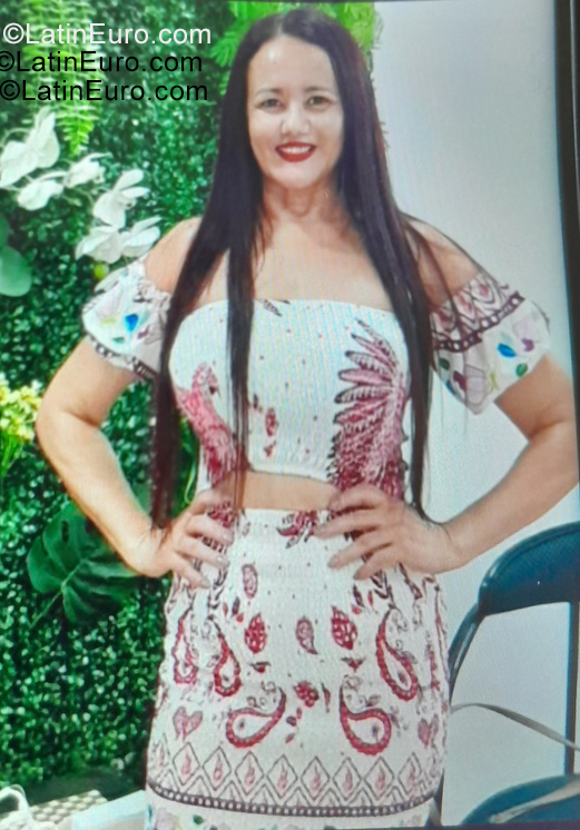 Date this young Brazil girl Milah from Brasil BR12384