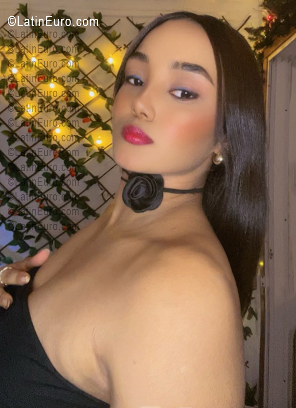 Date this athletic Dominican Republic girl Rosely from Santo Domingo DO55598