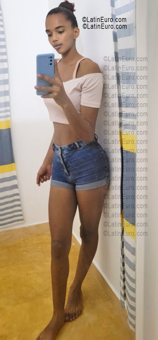 Date this tall Dominican Republic girl Anyis from La Altagracia DO55619