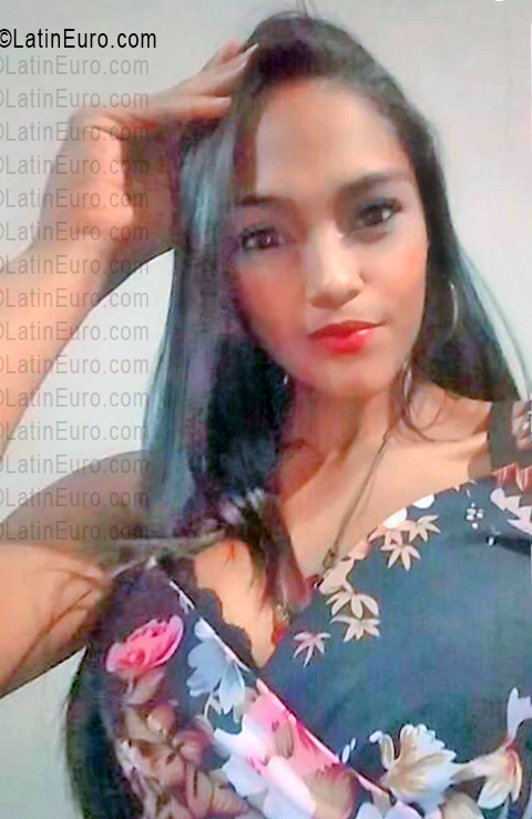 Date this hard body Venezuela girl Hasa from Anzoategui VE5391