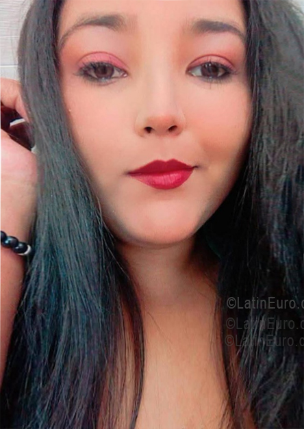 Date this gorgeous Colombia girl Genesis from Barranquilla CO33538