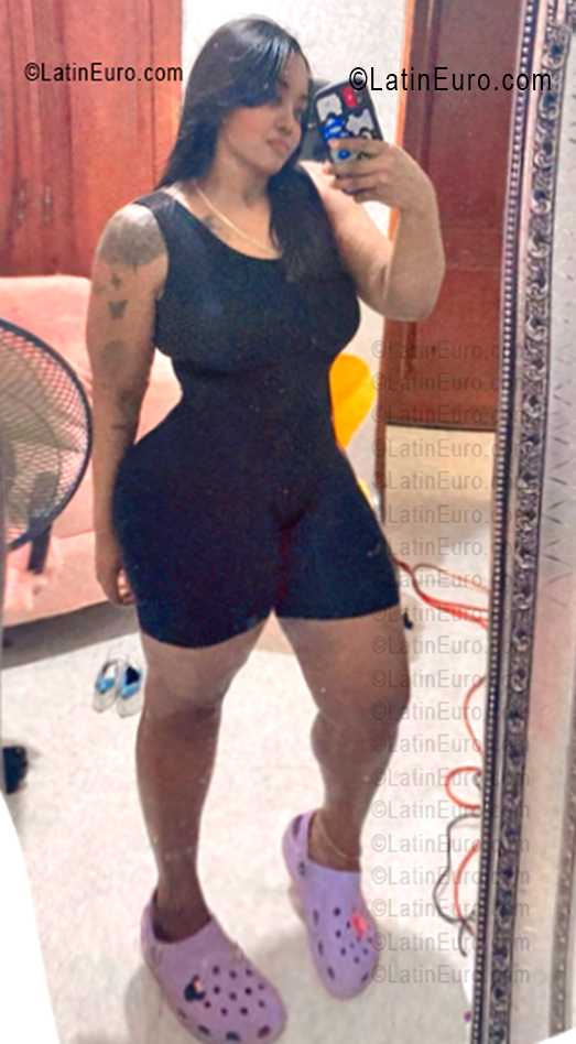 Date this fun Dominican Republic girl Shari from Santo Domingo DO55700