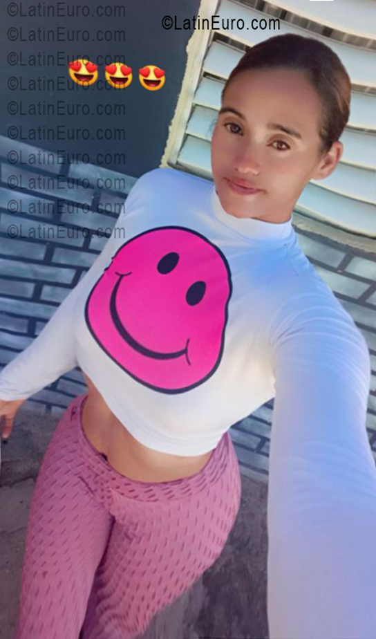 Date this georgeous Dominican Republic girl Santa from Gaspar Hernandez DO55701