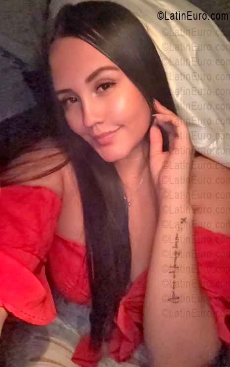 Date this passionate United States girl Paula Andrea from Los Angeles US25259