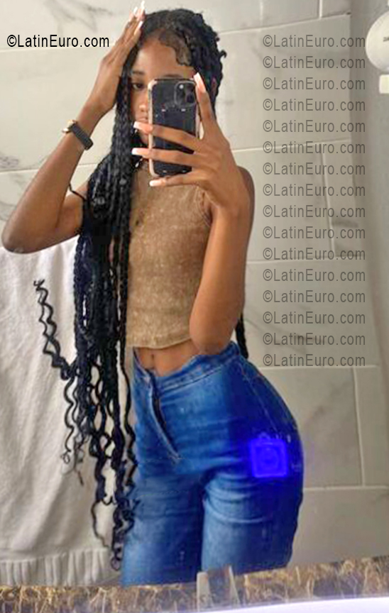 Date this gorgeous Dominican Republic girl Kame from Santiago DO55790
