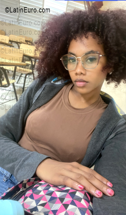 Date this hot Dominican Republic girl Daniela from Santo Domingo DO56986