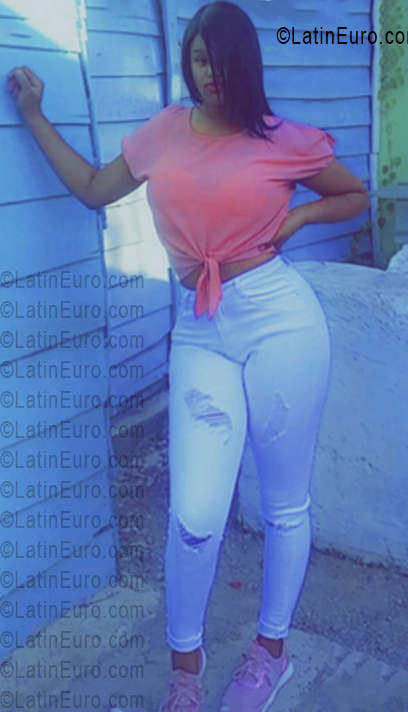 Date this delightful Dominican Republic girl Crismary from Puerto Plata DO55854