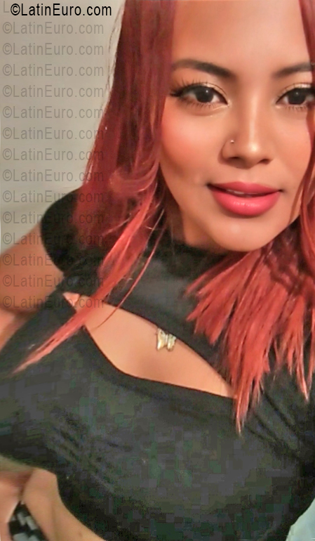 Date this charming Venezuela girl Nayibet from Caracas VE5405