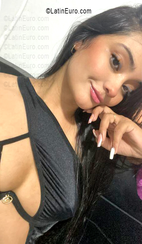 Date this hot Colombia girl Yurli from Bucaramanga CO33574
