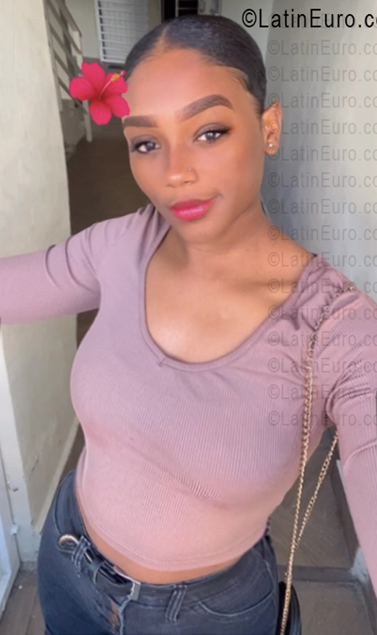 Date this nice looking Dominican Republic girl Ambar from La Romana DO55915