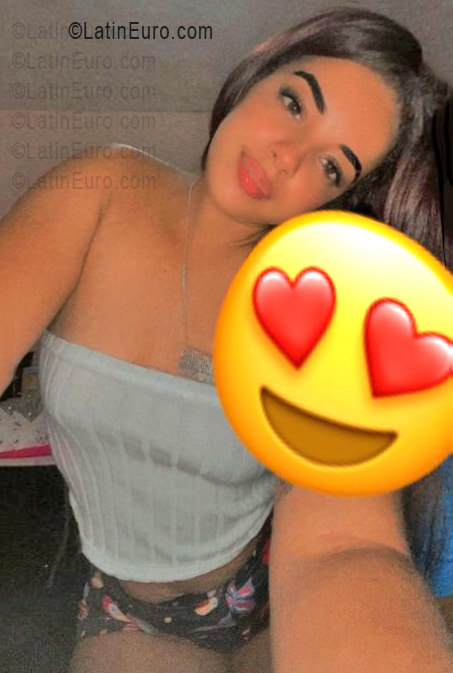Date this young Dominican Republic girl Anglica from Santo Domingo DO55961