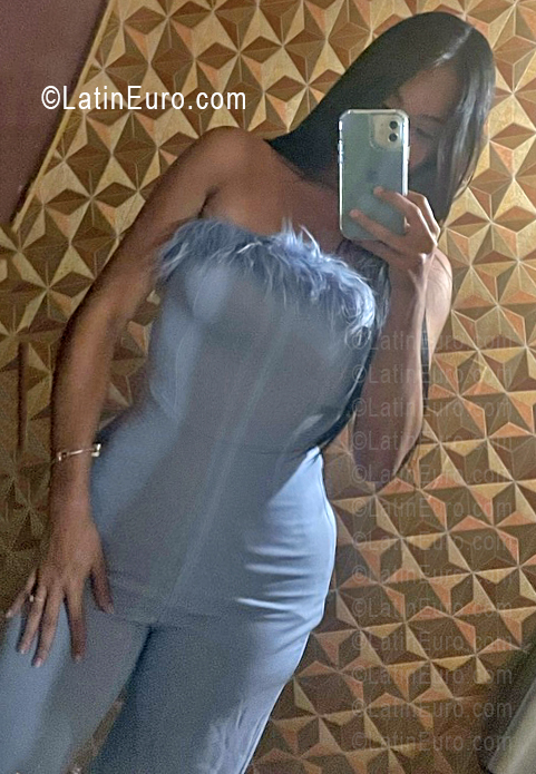 Date this georgeous Dominican Republic girl Frankelia from Santo Domingo DO55964