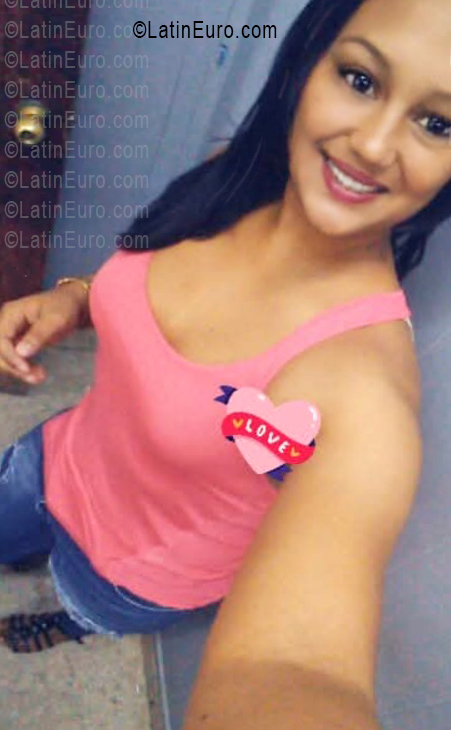 Date this fun Dominican Republic girl Jasmin from Santiago DO55979