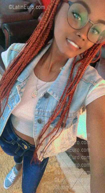 Date this gorgeous Dominican Republic girl Yameli from Santo Domingo DO55983