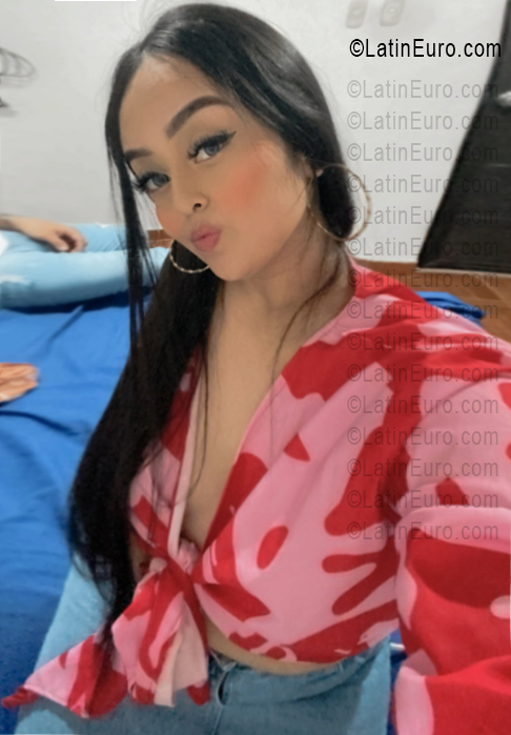 Date this happy Colombia girl Estefany from Bucaramanga CO33632