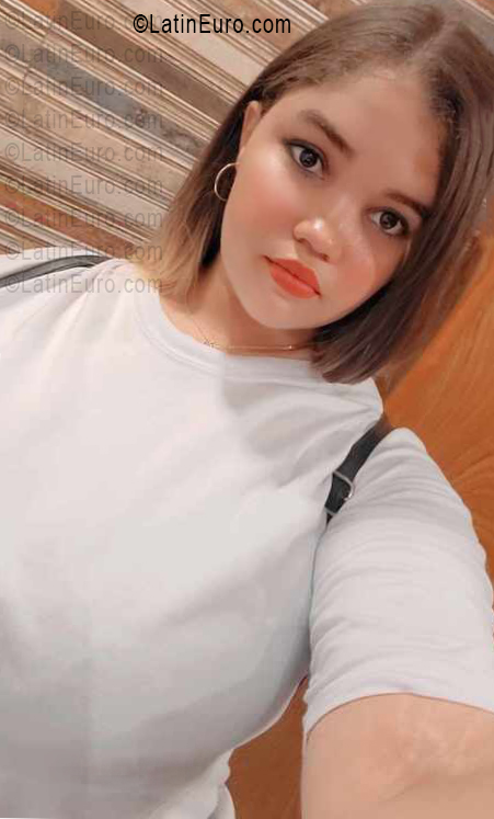 Date this sensual Dominican Republic girl Florimel from Santiago DO56053