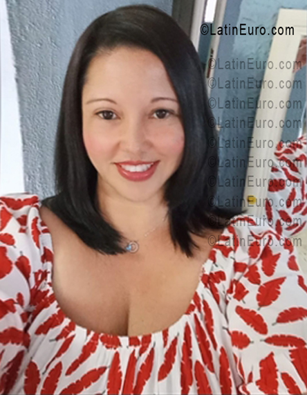 Date this georgeous Panama girl Rosario from Panama PA1427