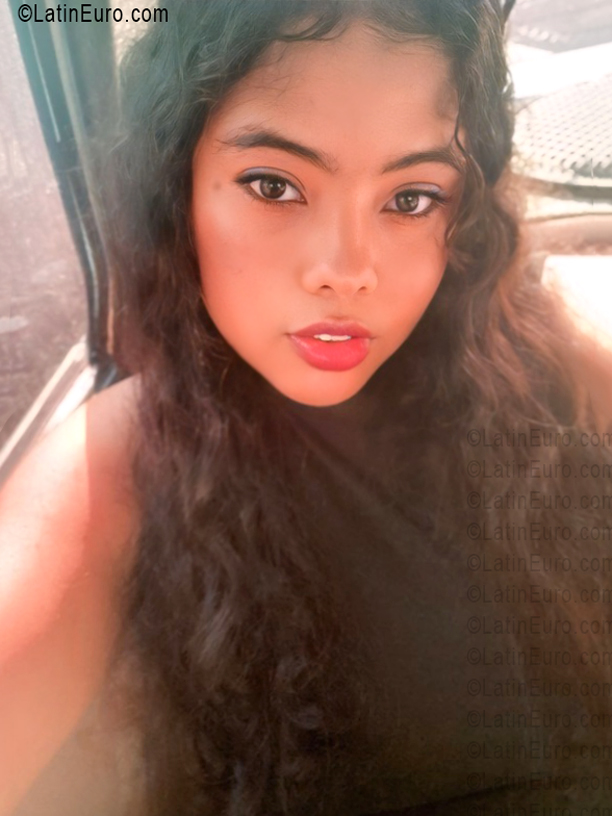 Date this georgeous Dominican Republic girl Madeline from Banica DO56093