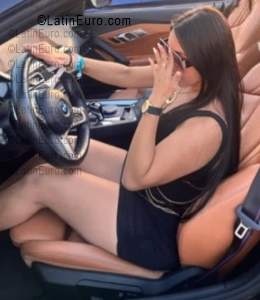 Date this sensual Venezuela girl Aleska from Caracas VE5429