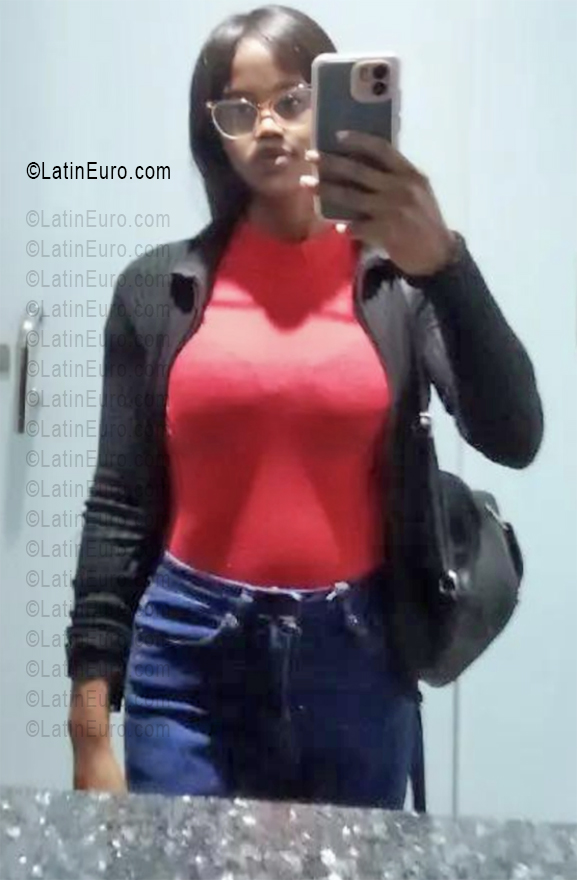 Date this attractive Dominican Republic girl Neyi from Azua DO56104