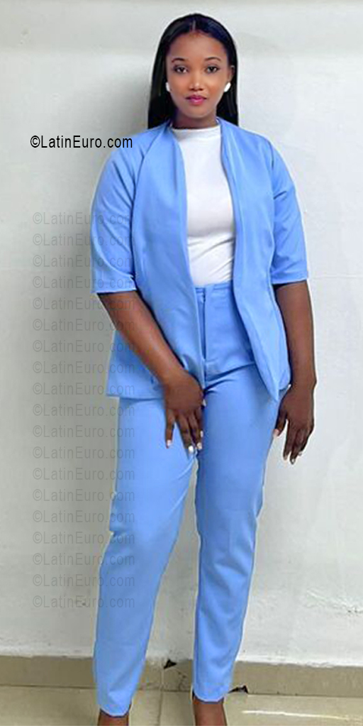 Date this nice looking Dominican Republic girl Soledad from San Pedro De Macoris DO56105