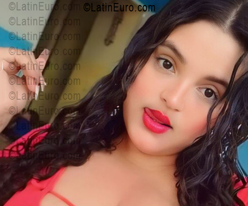 Date this good-looking Venezuela girl Alejandra from Caracas VE5437