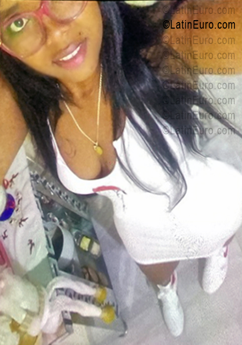 Date this cute Dominican Republic girl Naty from Santo Domingo DO56124