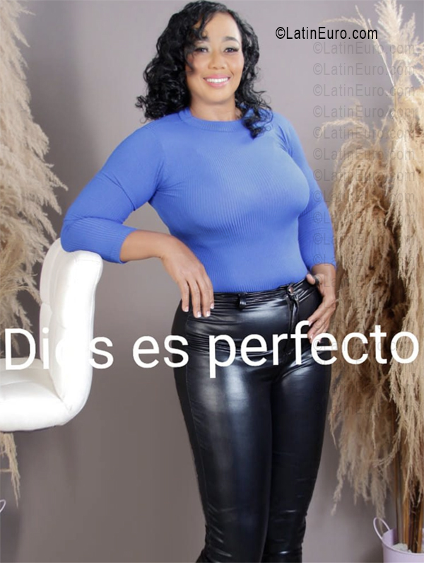 Date this georgeous Dominican Republic girl Midaly from Nagua DO56134