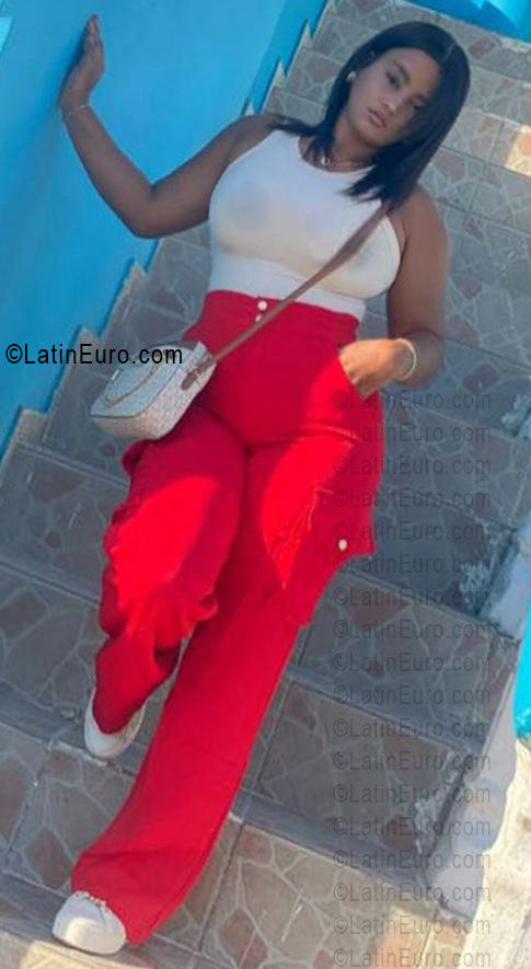 Date this stunning Dominican Republic girl Greysi from Santo Domingo DO56180